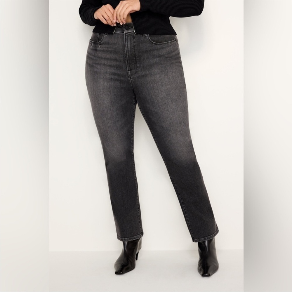 GOOD AMERICAN
GOOD LEGS STRAIGHT JEANS size 16